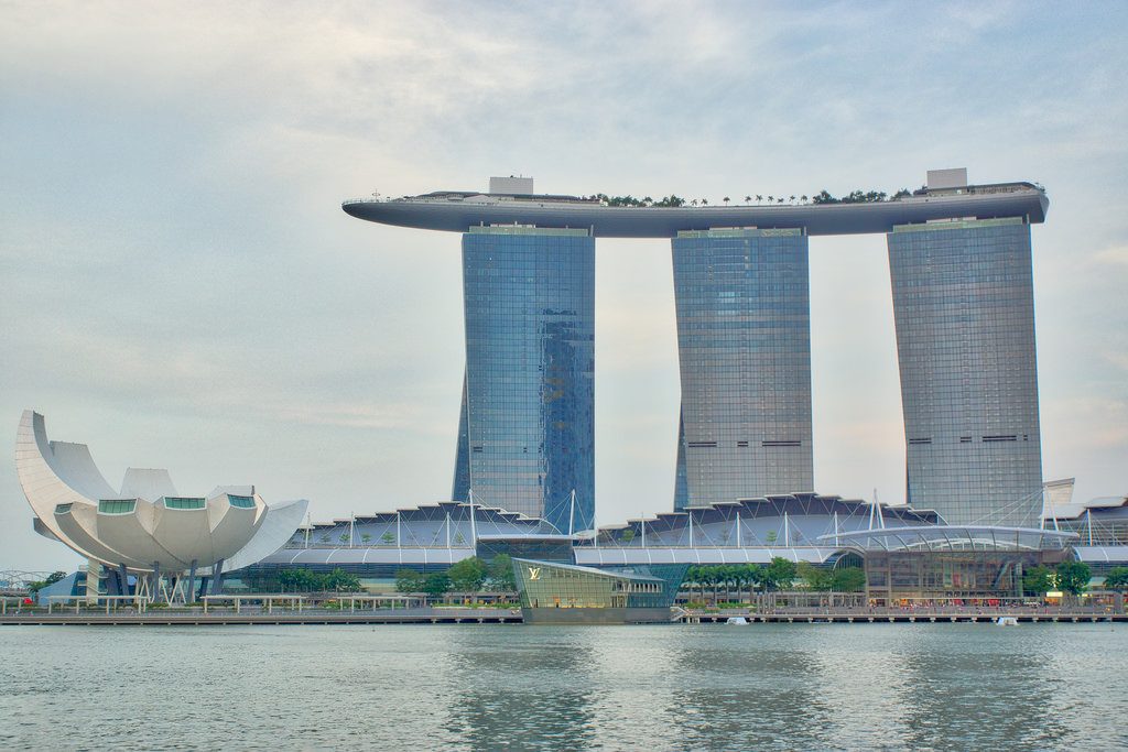 photo credit: Marina Bay Sands with The Shoppes and ArtScience Museum in Singapore via photopin (license)