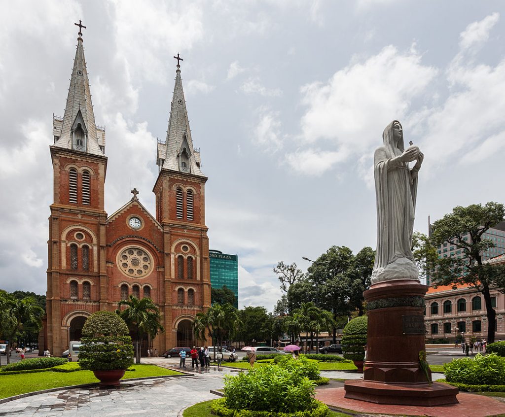 出典: https://ja.wikipedia.org/wiki/サイゴン大教会