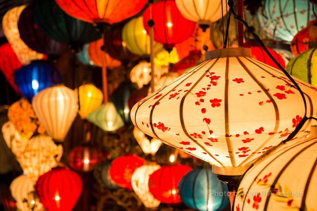 photo credit: Chinese lantern stall in Hoi An, Vietnam via photopin (license)