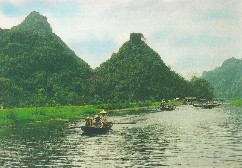 出典: https://vi.wikipedia.org/wiki/Các_chùa_ở_Hương_Sơn